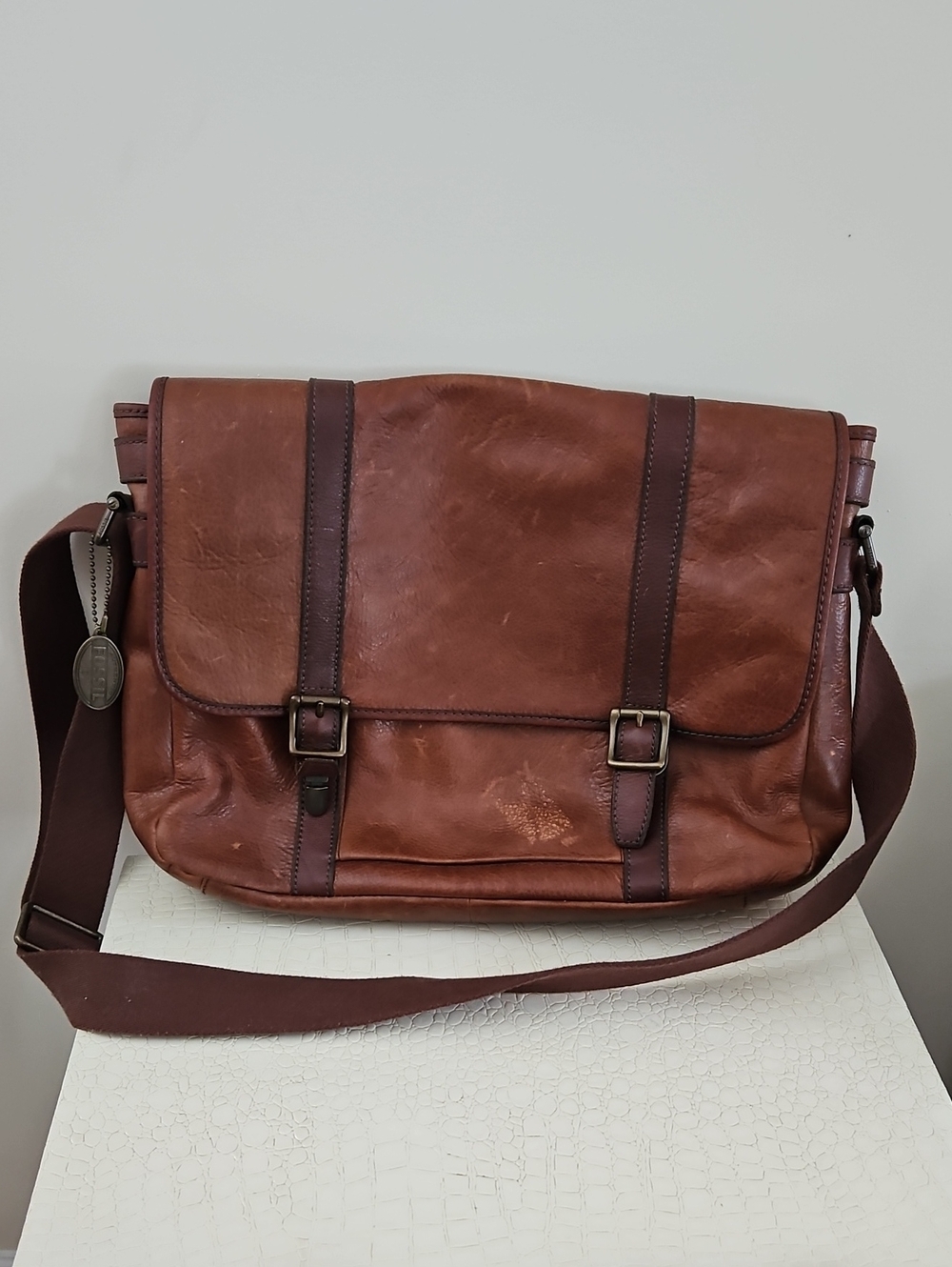 Fossil Estate Brown Leather messenger bag with a flap top